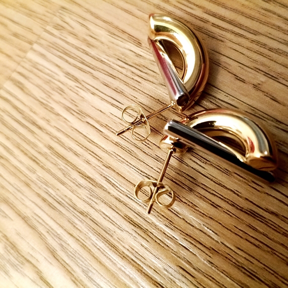 Elegant Gold and Silver Earrings - Picture 3 of 5